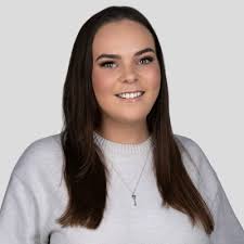 5 year Ama-versary! 3 roles (+1 internship) and a privilege to learn from  brilliant people, customers and partners every day. Starting as an intern,  I remember calling my mum and dad and