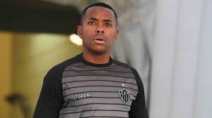 Robinho é um jogador de futebol brasileiro. Vergewaltigung Robinho Drohen Neun Jahre Haft Sportbuzzer De