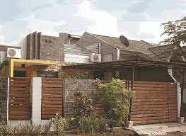 Mungkin hanya beberapa rumah yang telah dibangun oleh pemilikinya untuk menambah. Desain Pagar Batu Alam Modern Blogger Coepoe
