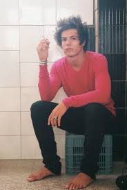 Posted apr 17, 2014 at 4:21 with ♥ 20 notes tagged as: Jeremy Kapone S Feet Wikifeet Men