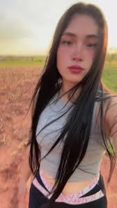 Frase: La subida es dura, pero la vista desde arriba vale la pena. #re...