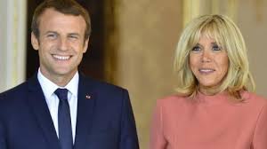Ce mariage d'amour avec une femme de 24 ans de plus que lui, beaucoup n'y. Merci De Nous Avoir Acceptes Le Discours Emouvant D Emmanuel Macron Lors De Son Mariage Avec