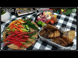 Uleg bawang putih, cabe merah, cabe keriting, garam dan terasi hingga halus. Resep Sambel Panggang Khas Semarang Manyung Dan Iwak Pe Youtube