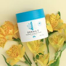 If you don't have enough vitamin e, it's likely to be the fault of an underlying condition. Amazon Com Derma E Vitamin E 12 000 Iu Moisturize Cream 4oz Super Vitamin E Beauty Personal Care