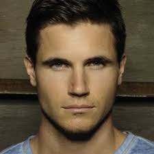 Robbie Amell — The Movie Database (TMDB)