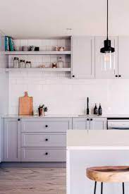 Los muebles de cocina grises pueden transformar un diseño de la cocina, añadiendo carácter, individualidad y. 10 Cocinas Grises Que Te Inspiraran Por Completo Gabinetes De Cocina Grises Cocinas De Casa Rural Gabinetes De Cocina Blancos