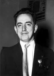 1. Julio César De Mello Souza