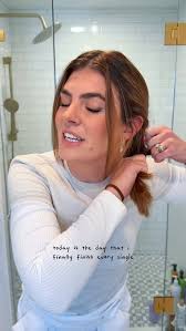 Spoiler alert I didn’t hook up the vanity in the bathroom that’s been  dripping into a bucket for three months 😘 #diy #budgetluxurywithclare  #girldiy #interiordesign #diyhomedecor