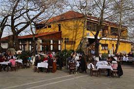 Καθώς και ο υδρόλιθος, μέσα στο χωριό των λουτρών. Delicious Eikona Toy Dionysos Orma Tripadvisor