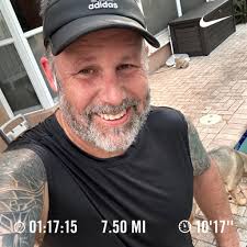 What time does the books close for the 6am run?