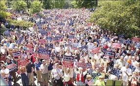 Thousands welcome Edwards back