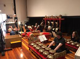 Emory gamelan ensemble performs a wayang kulit (shadow puppet epic) performance the prosperity of wibisana in april. Wayang Kulit Dan Gamelan Pukau Penonton Di Dunedin Selandia Baru