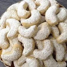 Vanillekipferln Nach Ddr Tradition Ddr Rezepte De Rezept Lebensmittel Essen Vanillekipferl Platzchen Rezept
