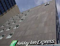This hotel features rooms with satellite tv and a continental buffet breakfast included in all rates. Hotel Holiday Inn Express City 22 Barcelona Barcelona