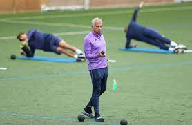 Jose mourinho walked into dinamo zagreb's dressing room to congratulate them. New Tottenham Training Pictures Jose Mourinho Moves Squad Indoors As Manchester United Preparations Continue London Evening Standard Evening Standard