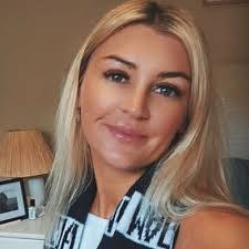 Sophie Mcleod's Instagram, Twitter & Facebook