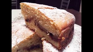 Aggiungete metà crema alla ricotta e distribuite sopra i cubetti di pera; Torta Alla Ricotta Con Pere E Cioccolato Su Le Ricette Di Lara