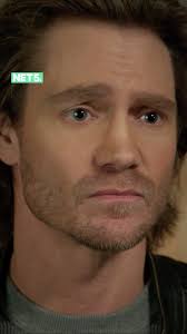 Emily raakt verstrikt in een moordmysterie tijdens de feestdagen… 🎄🔍  Mistletoe Murders