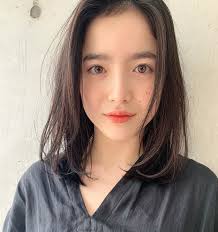 センター分け ミディアム が断然かわいい 抜け感も色気も手に入れる最旬ヘアカタログ ストレート 前髪 ヘアスタイル ミディアムヘア