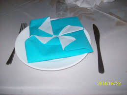Pliage de serviette 30 idées pour votre déco de table. Pliage Serviette Papier Facile Avec 2 Couleurs Gamboahinestrosa