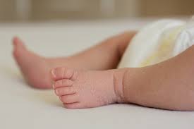 Trockene Haut Beim Baby Das Konnen Sie Gegen Trockene Hautstellen Tun