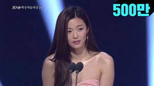 전지현, 파리로 향하는 공항패션도 '국보급'. ì „ì§€í˜„ ë‚˜ë¬´ìœ„í‚¤