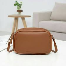 Untuk menjadi wanita trendy tidak ketinggalan jaman, selalulah untuk memperbaharui penampilan anda. Tas Selempang Casual Wanita Tas T Tas Selempang Murah Wanita Simple Shopee Indonesia