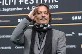 Обладатель премий «золотой глобус» и «гильдии киноактёров». Johnny Depp Tells Fans He Hopes For Better Times In 2021