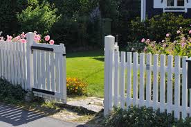Pour ce faire, consultez votre certificat de localisation et prenez les mesures à partir de la maison. Brico Diy Fabriquer Un Portail En Recup Pratique Fr