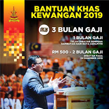Kerajaan negeri hari ini mengumumkan pemberian bantuan khas kewangan (bkk) setengah bulan gaji atau minimum rm1,000 kepada semua penjawat awam negeri sempena perayaan hari raya aidilfitri. Bantuan Khas Kewangan Inisiatif