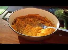 Try our take on this family favorite with our quorn meatless grounds shepherd's pie recipe, low in saturated fat and calories. Dinner With A Difference Using Quorn Mince To Create A Delicious Shepherds Pie Youtube