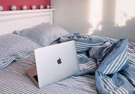 Contoh garis dalam desain (sumber: 11 Inspirasi Desain Kamar Dengan Pola Garis Garis Horizontal Dan Vertikal