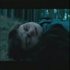 Just as things begin to look hopeless for the young wizards, harry discovers a trio of magical objects that endow him with powers to rival voldemort's formidable skills. Harry Potter Es A Halal Ereklyei 1 Indavideo Hu