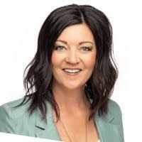 Tracy Muck's Instagram, Twitter & Facebook