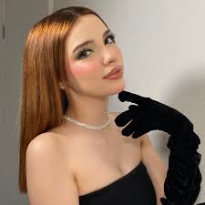 Sociales 🖤 . . Ojitos: @beautyrubbyj Tono Rich Girl Gray 🌟