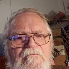 A vintage Coca-Cola machine. 6 cents per bottle. (1950s)