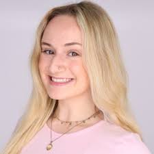 We've got your back!" 11 Butler University College of Communication  students; 11 Butler University alums for an outstanding speed networking  night where the front row pictured below received the…