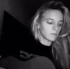 Erika Linder Official