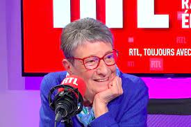 Learn the definition of 'arlette laguiller'. Arlette Laguiller Ma Marionnette Aux Guignols Ne Me Faisait Pas Toujours Rire