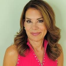 Roxanne Hunt's Instagram, Twitter & Facebook