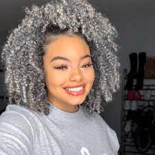 Le Hair Paint Wax La Coloration Temporaire Qui Fait Fureur Ma Coiffeuse Afro Grey Hair Wax Dyed Natural Hair Curly Hair Styles