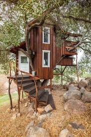 More Ideas Below Amazing Tiny Treehouse Kids Architecture Modern Luxury Treehouse Interior Cozy Backyar Tree House Designs Tree House Diy Building A Treehouse