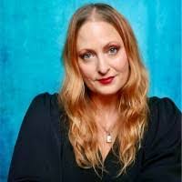 Carolyn Sloss's Instagram, Twitter & Facebook