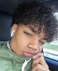 Light Skin Black Actress With Green Eyes Light Skin W Green Eyes Boys With Curly Hair Curly Hair Styles Curly Hair Men