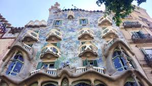 La casa batlló abre todos los días del año desde las 9:00 hasta las 21:00, siendo su última entrada una hora antes de su hora de cierre. Casa Batllo La Fantastica Y Enigmatica Casa De Antoni Gaudi