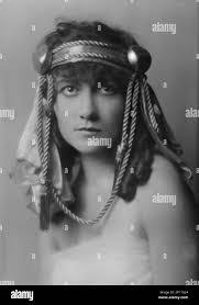 Maria Oppenheimer's Instagram, Twitter & Facebook