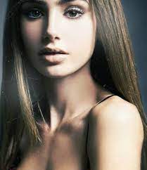 Bir Kisilik Sec Demislerdi Ona Cevabi Icin Dusunmemisti Bile Dusunememisti Aslinda Dudaklari Kendiliginden Acilmis Zih Lily Collins Lilly Collins Beauty