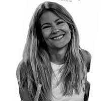 Lenora Morrow's Instagram, Twitter & Facebook