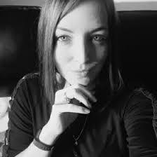 Katrina Leach's Instagram, Twitter & Facebook