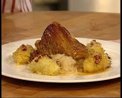 Mahrische Spatzen Auf Sauerkraut Mit Kartoffelknodeln Rezept Lebensmittel Essen Rezepte Sauerkraut